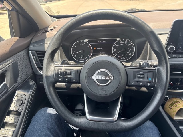 Used 2023 Caspian Blue Metallic Nissan SV image 33