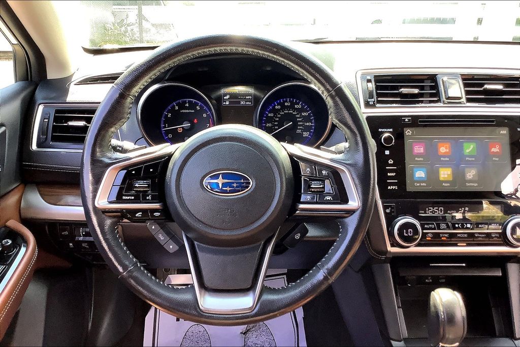 2018 Subaru Outback 3.6R Touring photo 4