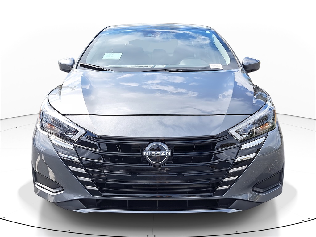2025 Nissan Versa 1.6 SV photo 3