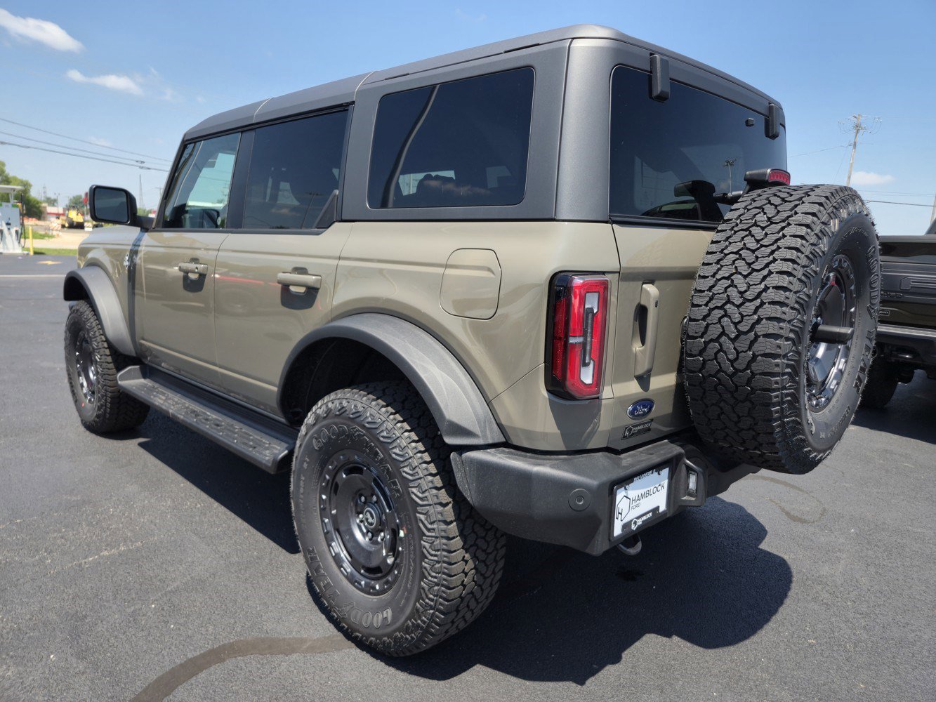 2025 Ford Bronco Outer Banks photo 4
