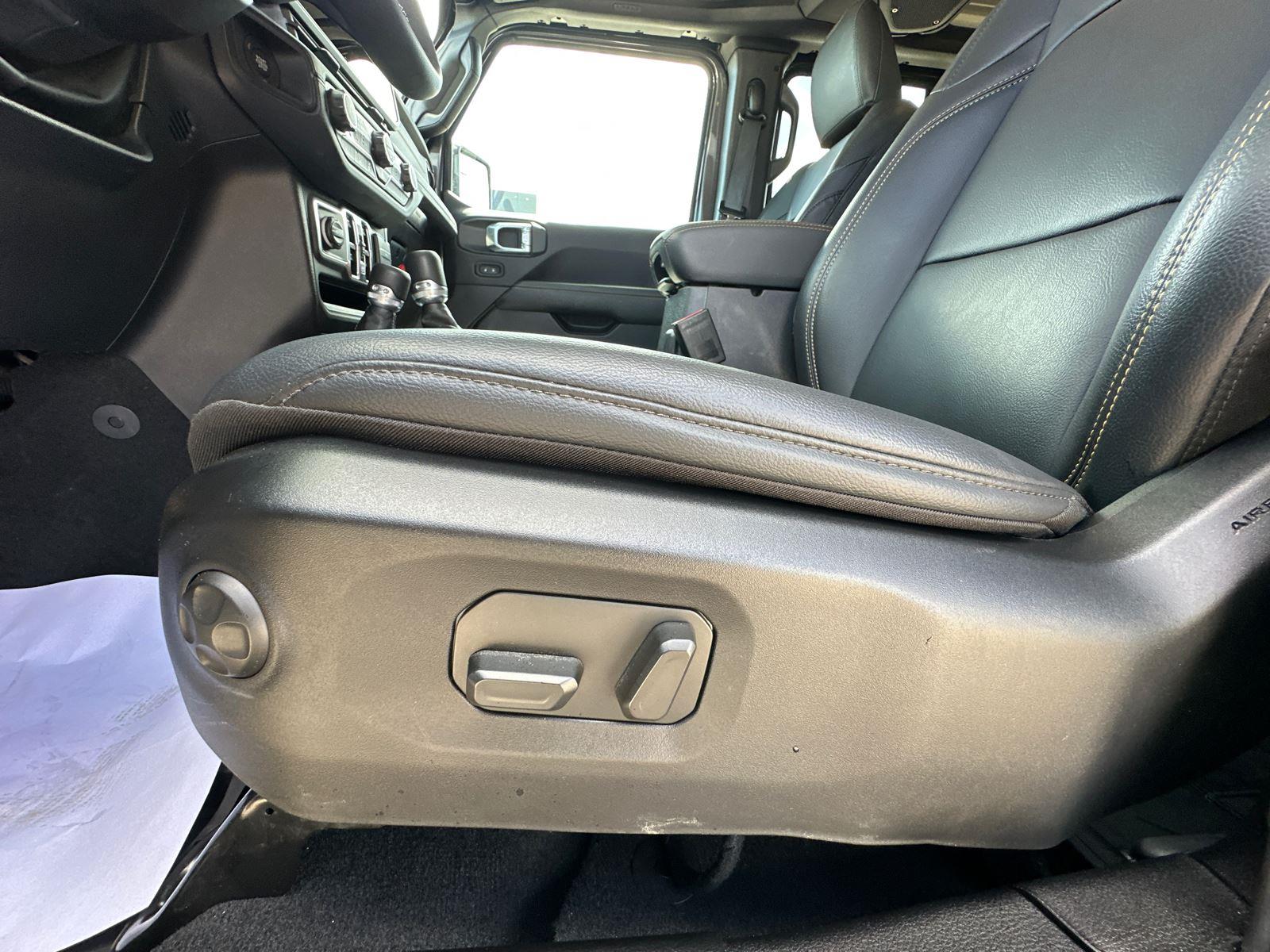 2025 Jeep Wrangler Sahara photo 12