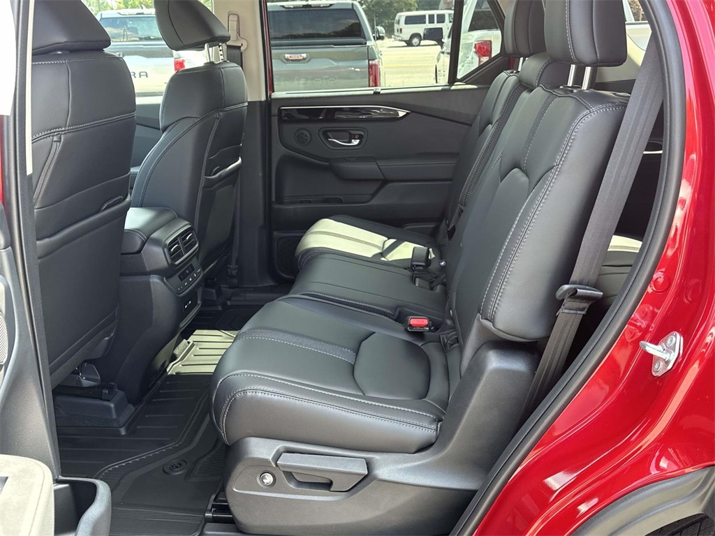 2025 Honda Pilot Touring photo 10