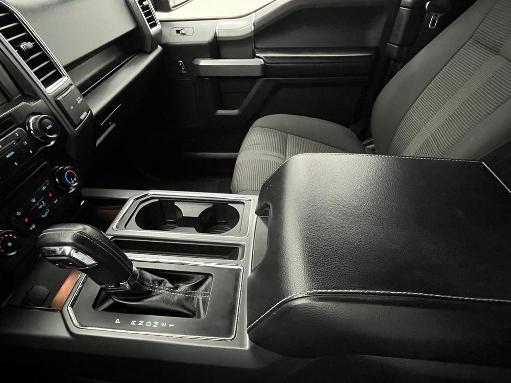 2016 Ford F-150 XLT photo 18