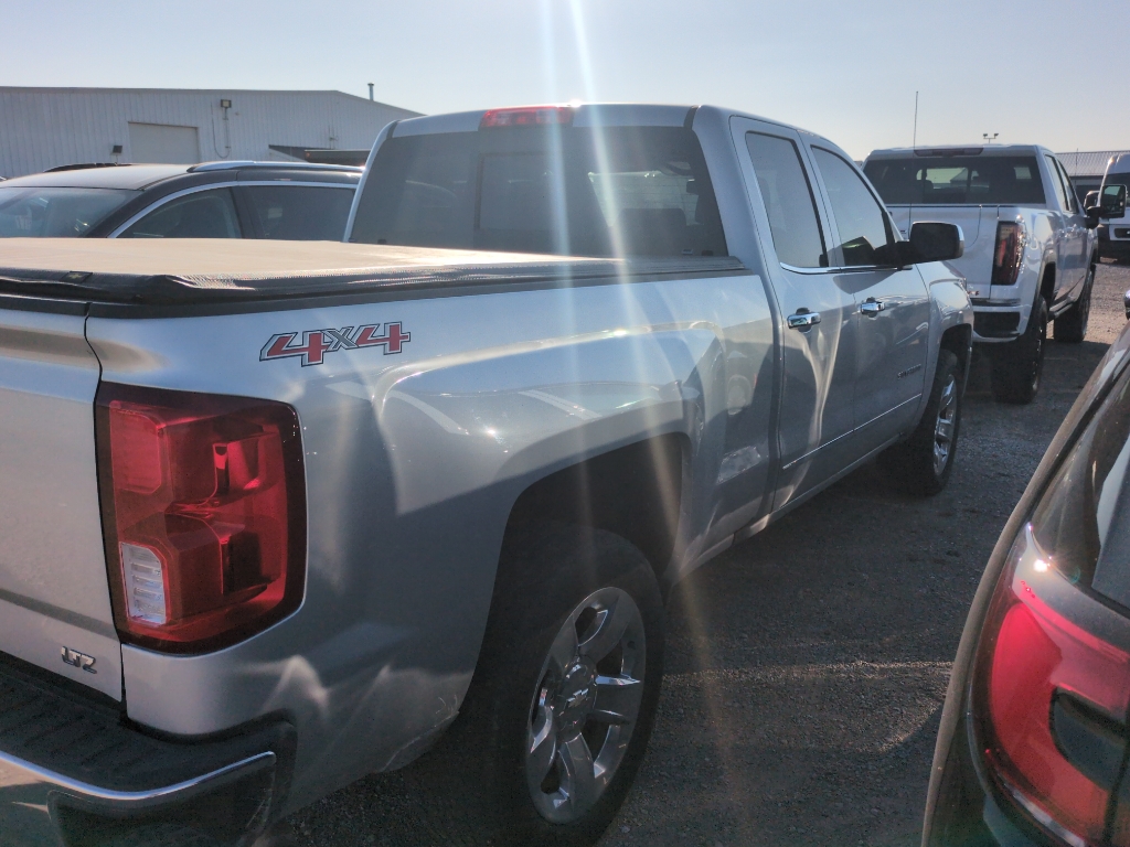 2016 Chevrolet Silverado 1500 LTZ photo 3