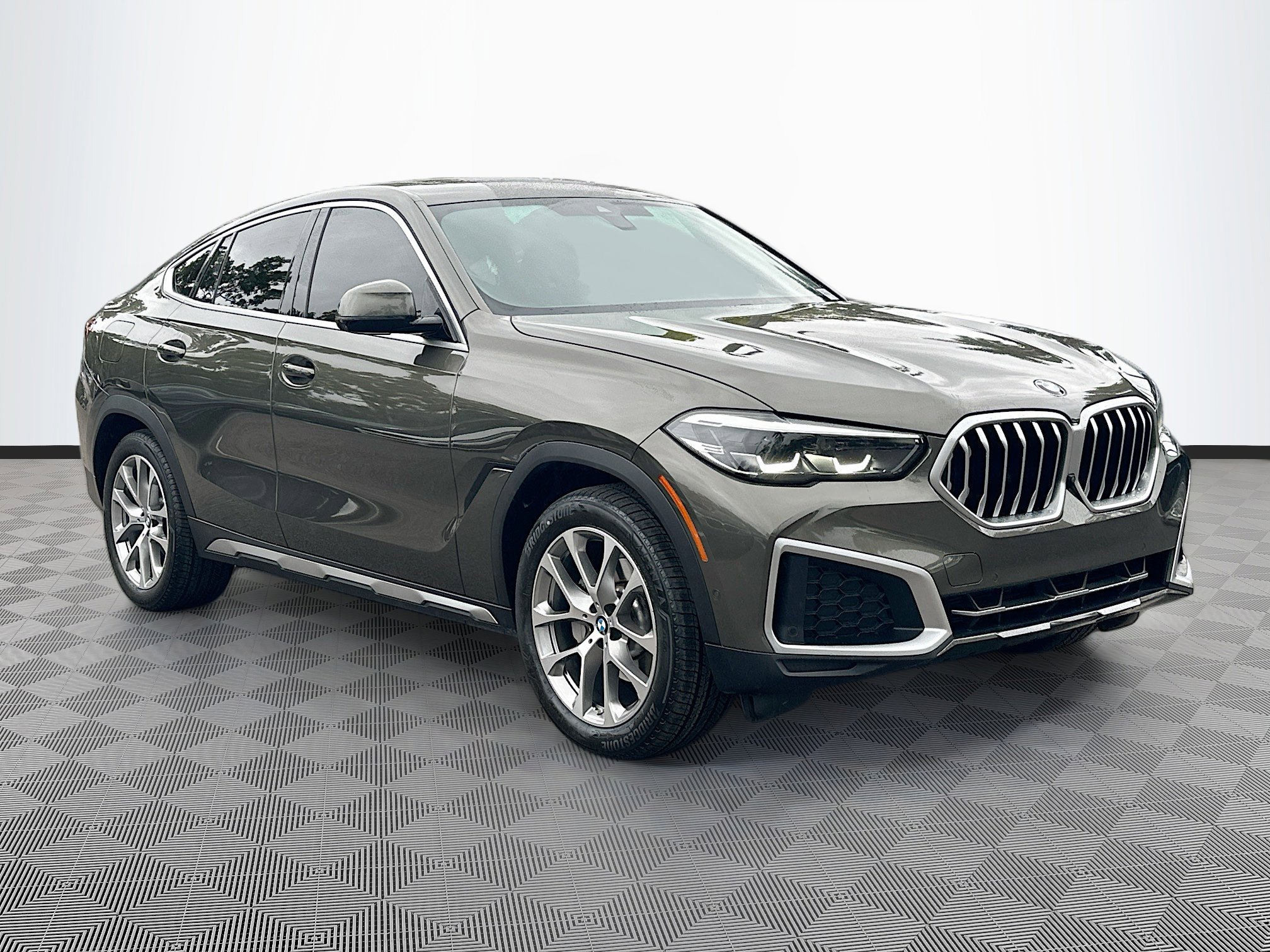 2023 BMW X6 40i's photo