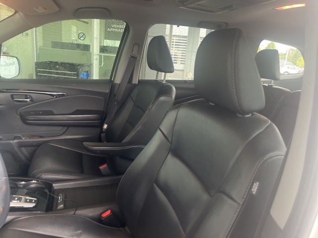 2017 Honda Pilot Touring photo 6