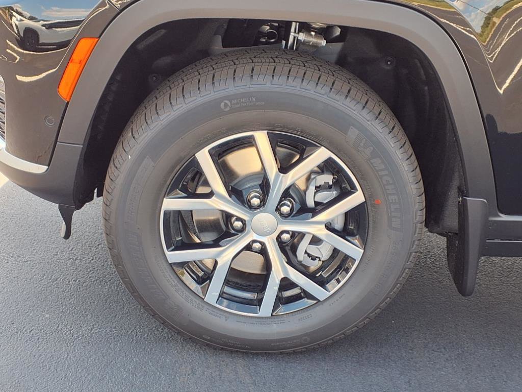2025 Jeep Grand Cherokee Limited photo 18