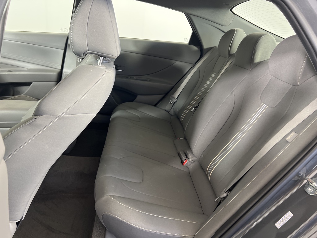 2024 Hyundai Elantra SEL photo 22