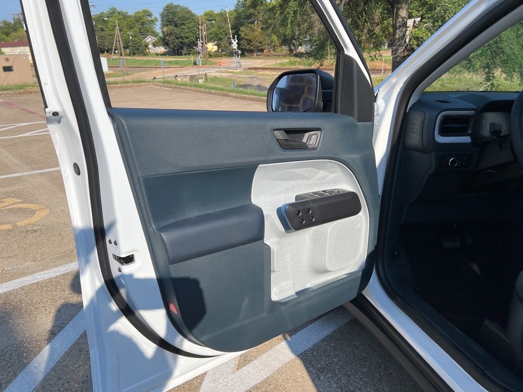 2025 Ford Maverick XLT photo 9