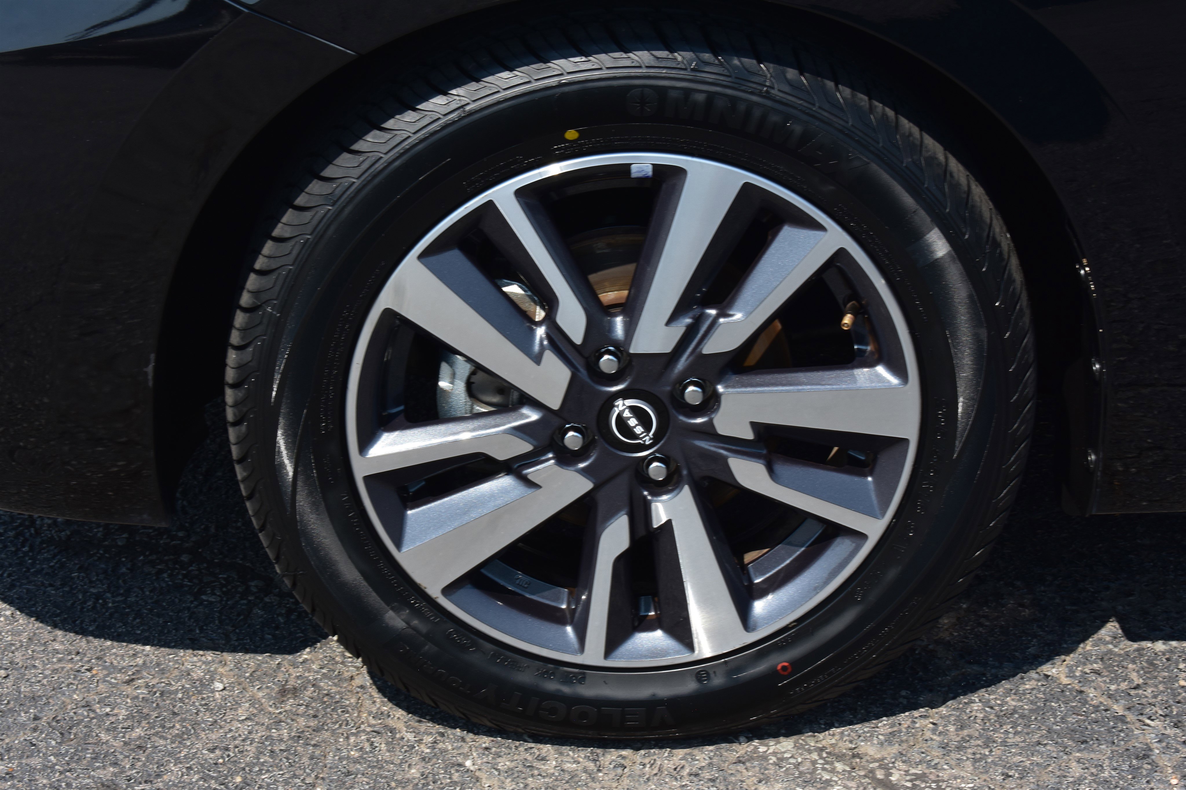 2024 Nissan Versa SV photo 4