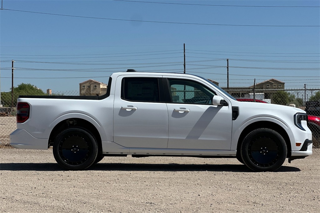 2025 Ford Maverick photo 3