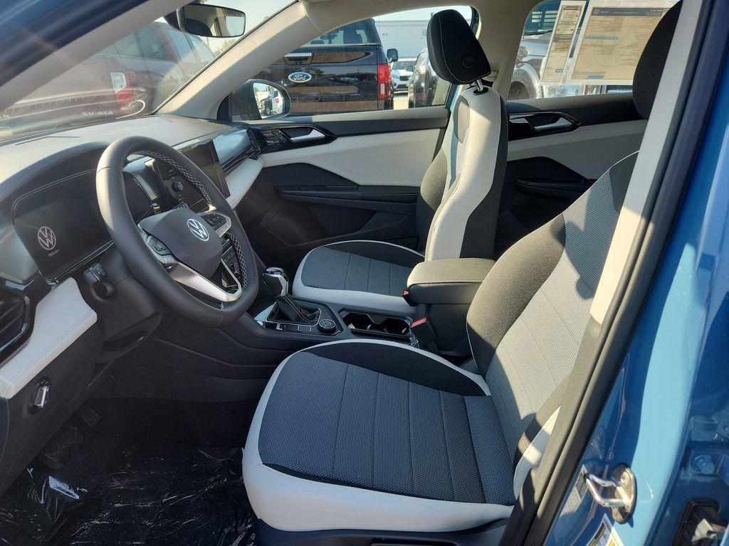 2025 Volkswagen Taos S photo 6