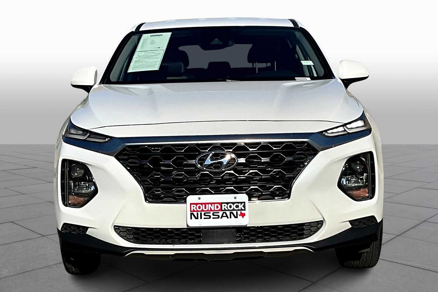 2019 Hyundai Santa Fe SE photo 3
