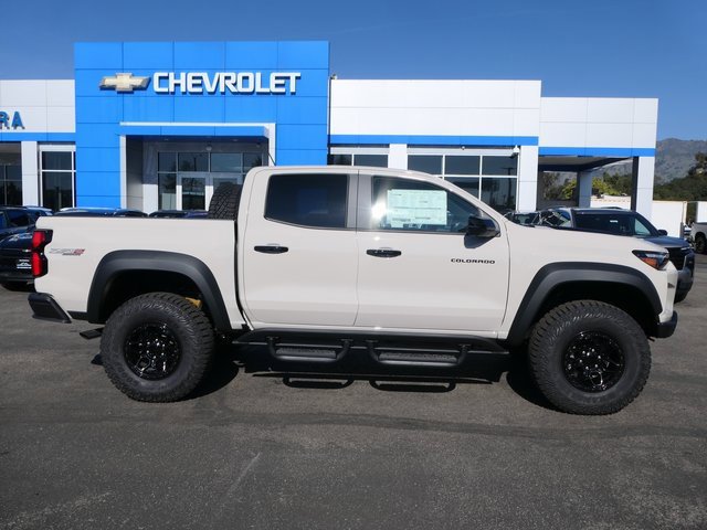 2026 Chevrolet Colorado ZR2 photo 2