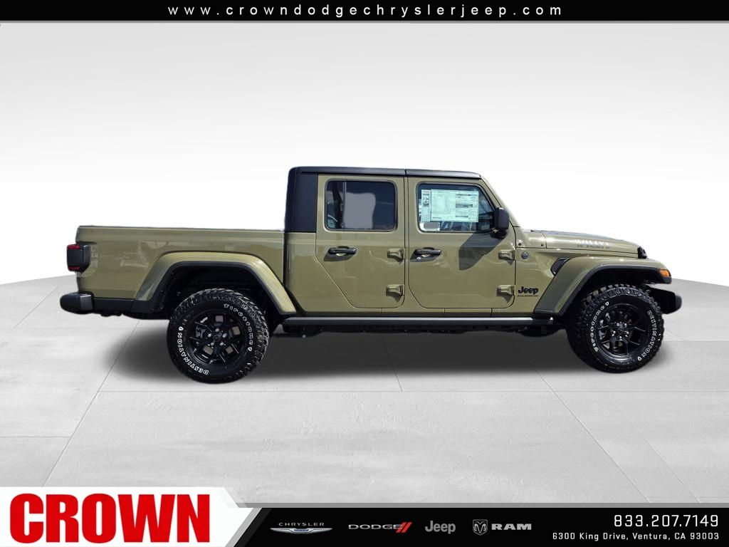 2025 Jeep Gladiator Willys photo 3