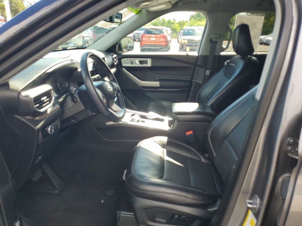 2023 Ford Explorer Limited photo 25