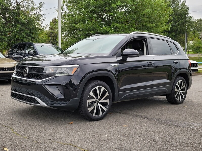 2023 Volkswagen Taos SE photo 4