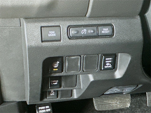 2025 Nissan Frontier SV photo 11