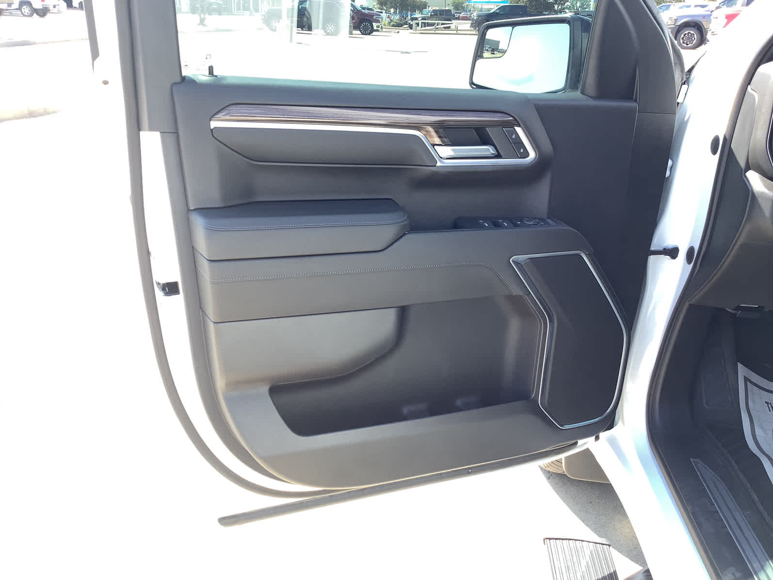 2022 Chevrolet Silverado 1500 RST photo 13