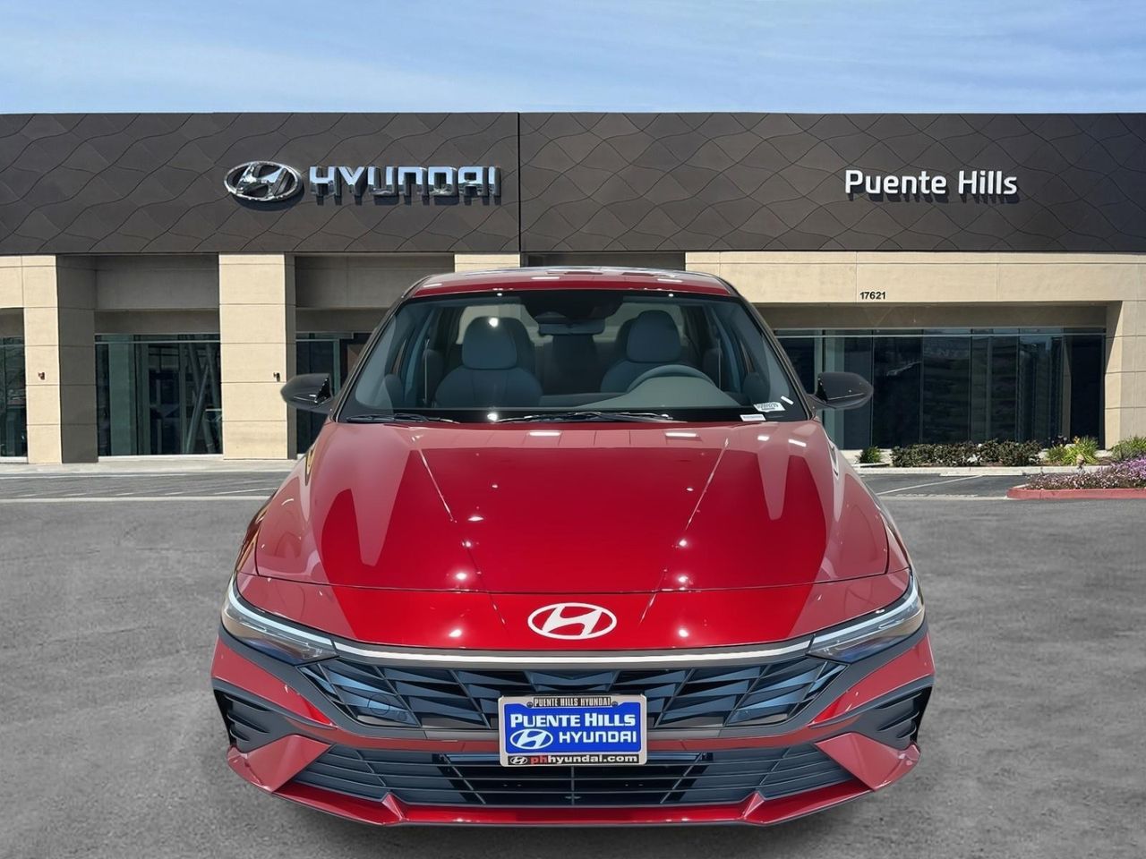 2025 Hyundai Elantra SEL Sport photo 2