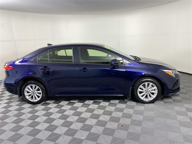 2024 Toyota Corolla Hybrid LE photo 9