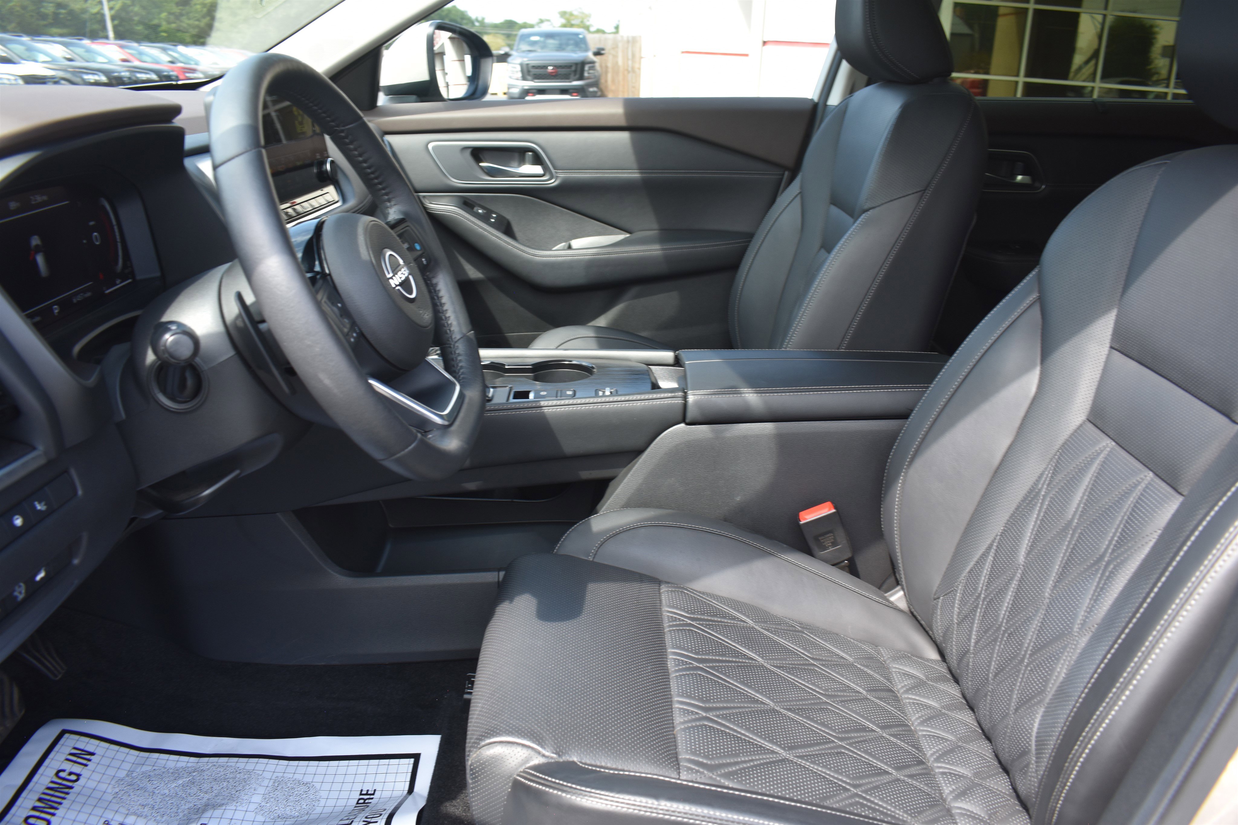 2023 Nissan Rogue Platinum photo 4
