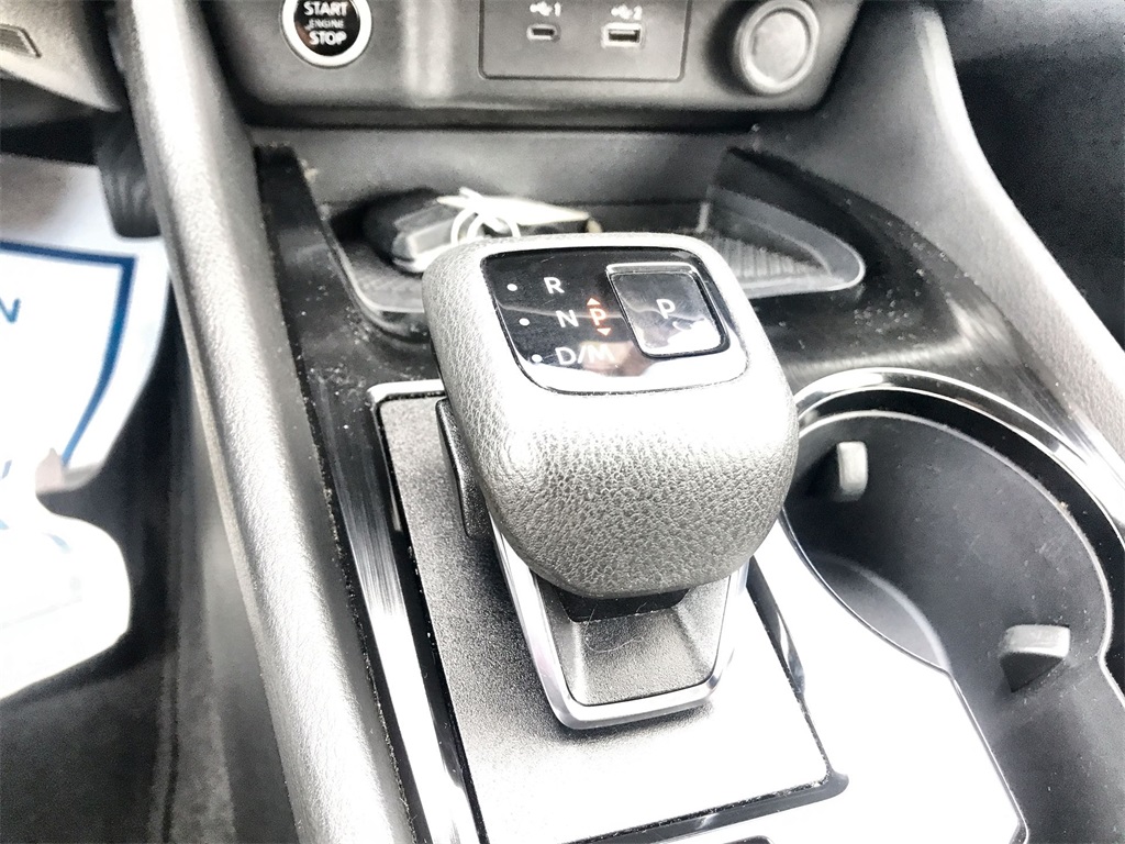 2023 Nissan Rogue SV photo 19