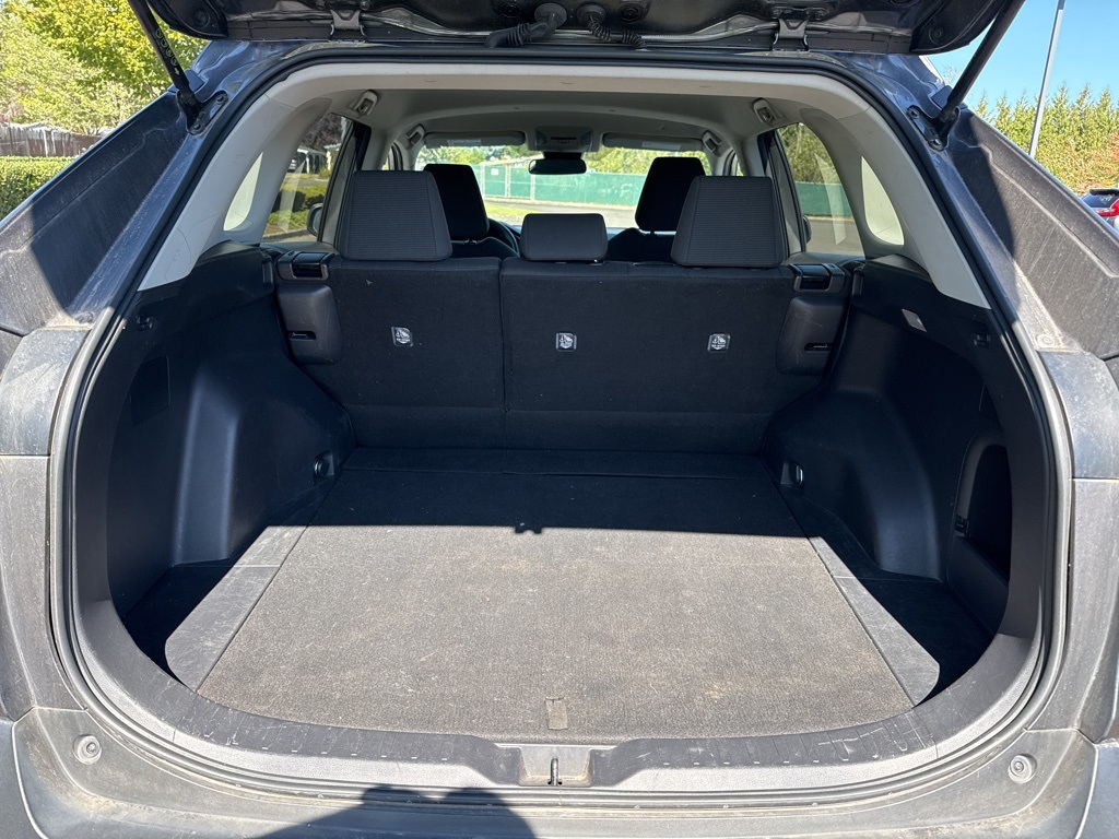 2021 Toyota RAV4 Hybrid LE photo 17