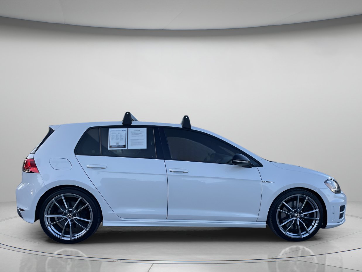 2017 Volkswagen Golf R 4Motion photo 2