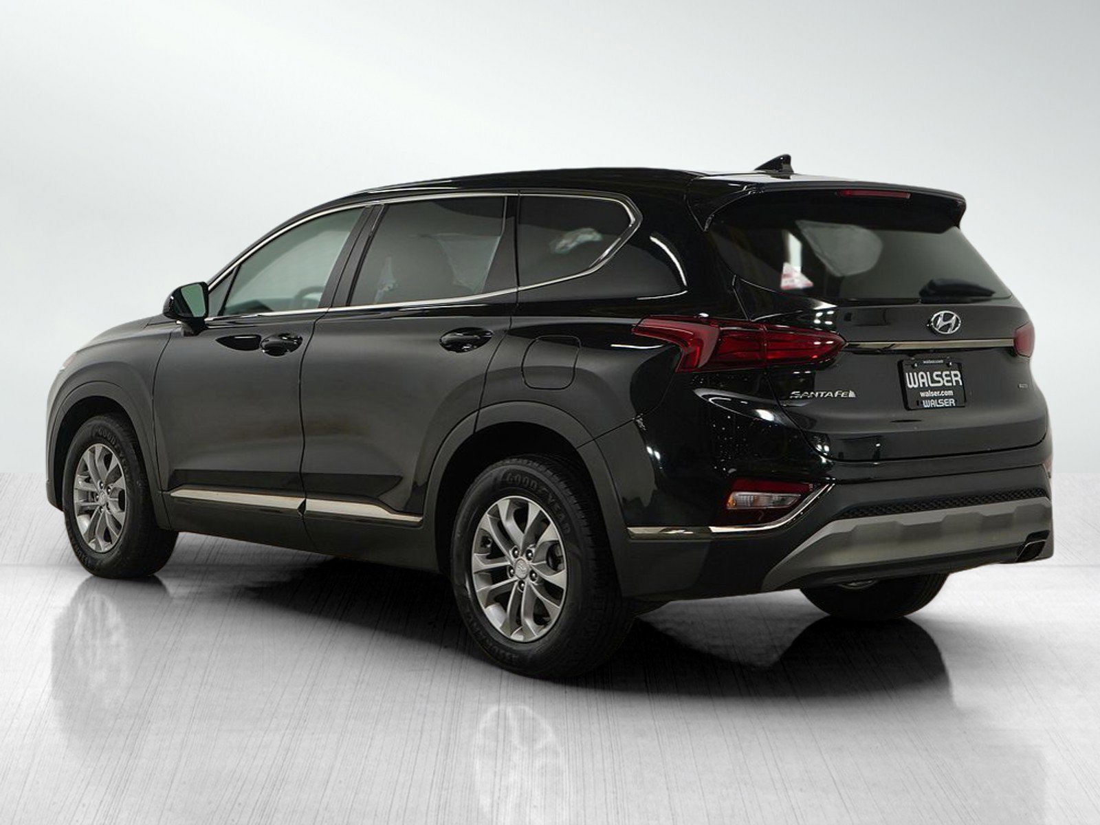 Used 2019 Hyundai Santa Fe SEL with VIN 5NMS3CAD5KH042752 for sale in Burnsville, Minnesota