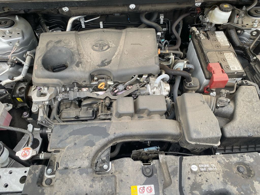 2024 Toyota RAV4 XLE photo 30