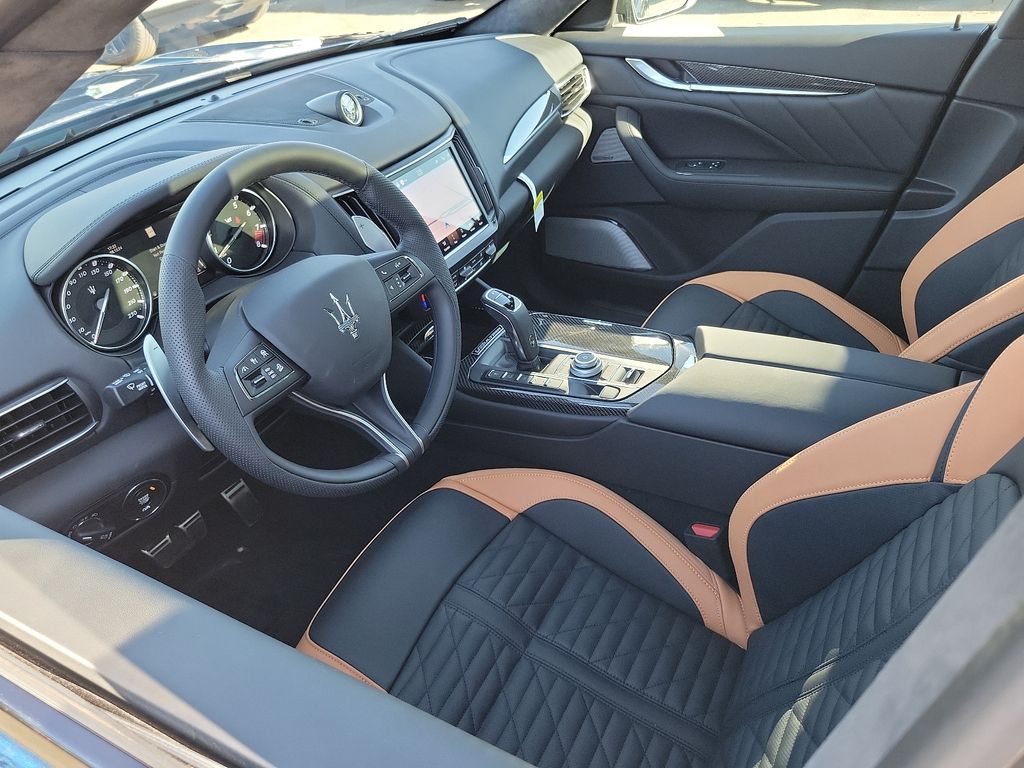2024 Maserati Levante Trofeo photo 4
