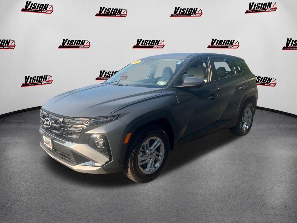 2025 Hyundai Tucson SE's photo