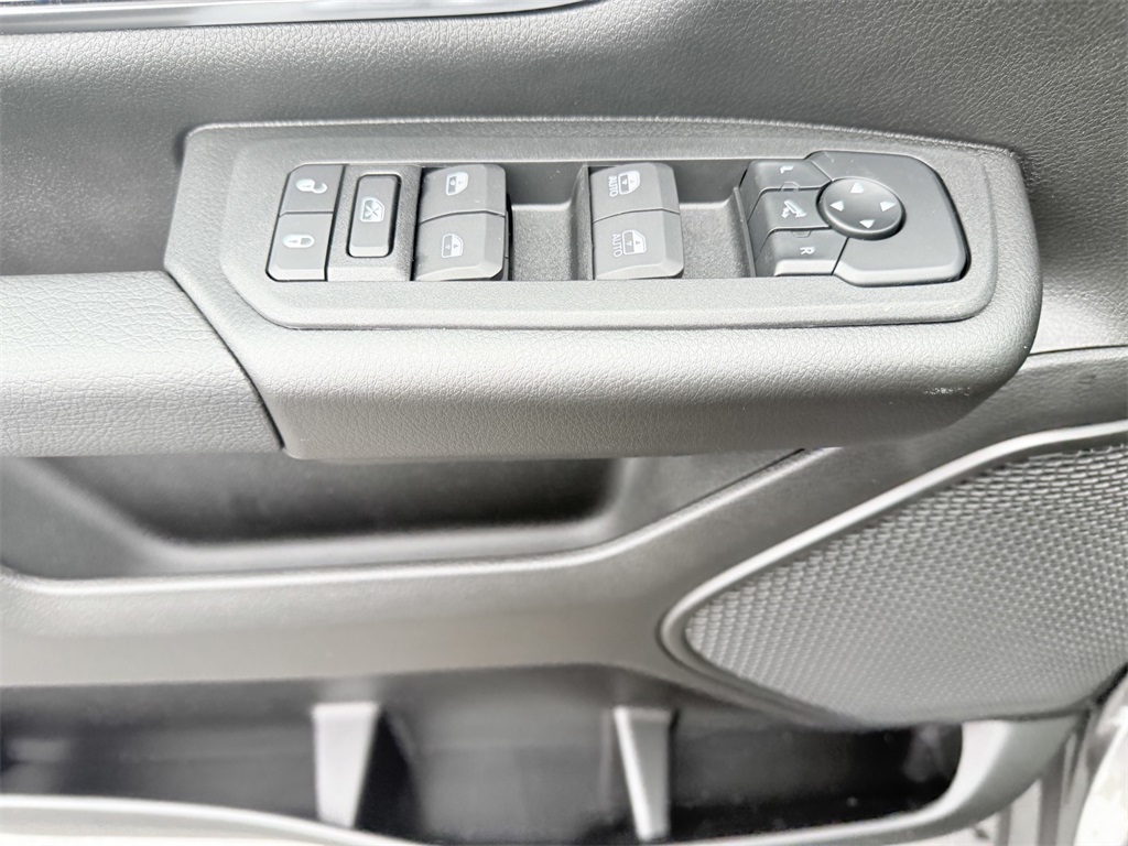 2025 Ram 1500 Big Horn photo 9