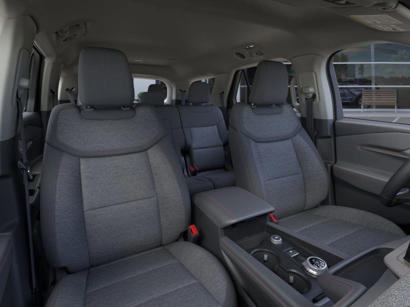2025 Ford Explorer photo 8