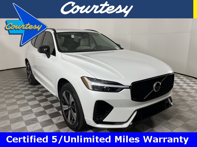 2024 Volvo XC60 Core's photo