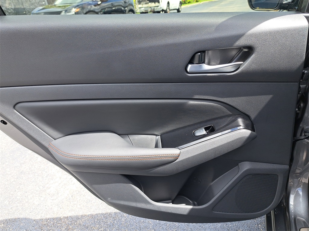 2025 Nissan Altima 2.5 SR photo 14