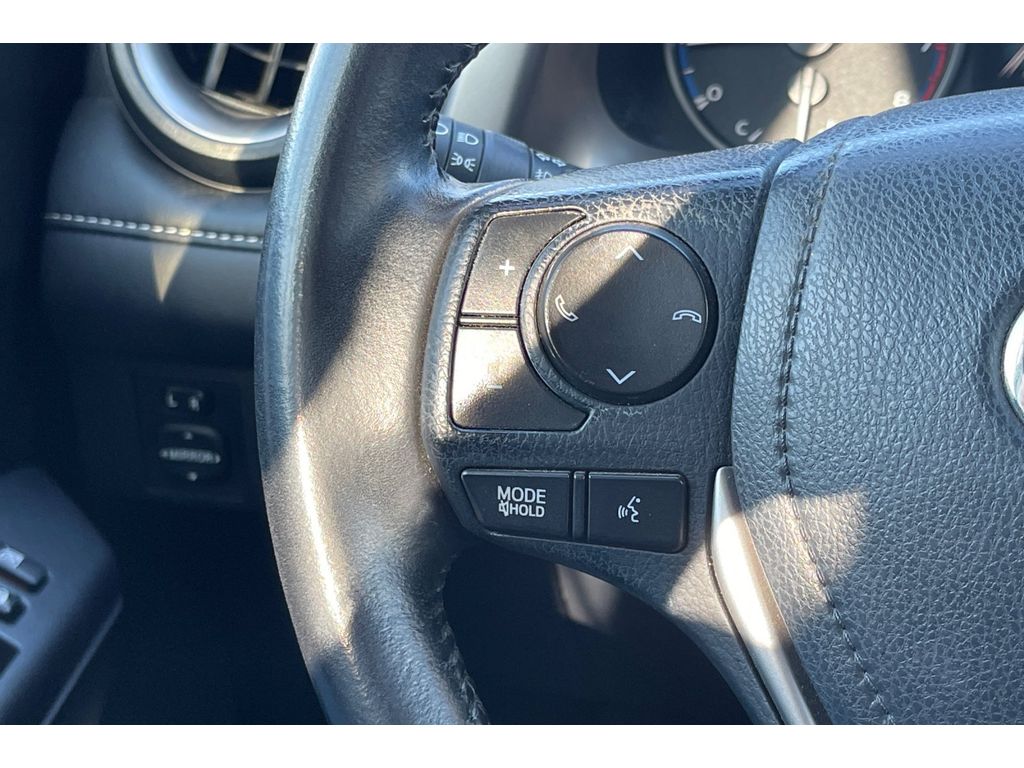 2017 Toyota RAV4 XLE photo 34
