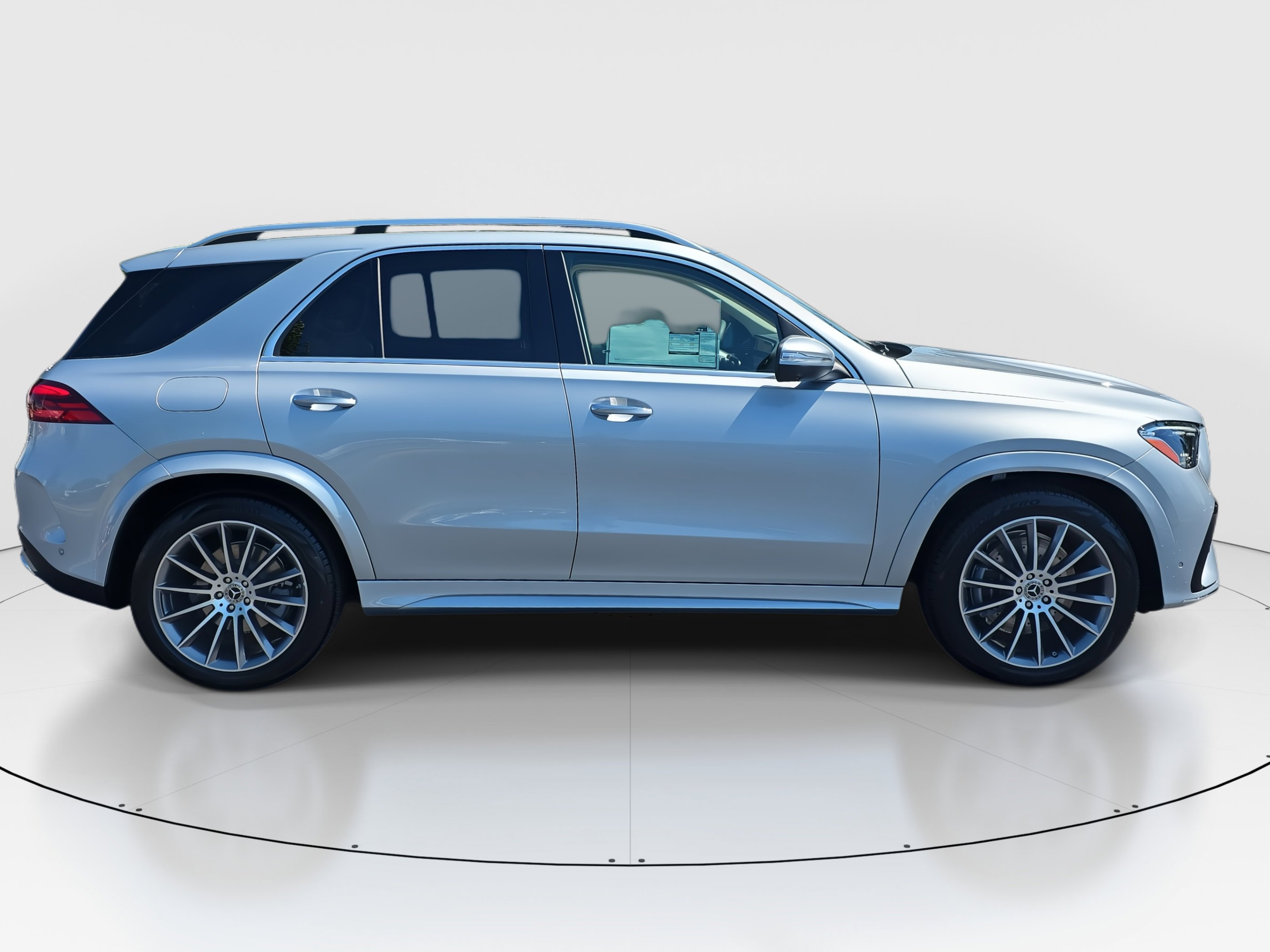 2025 Mercedes Benz GLE 350 4MATIC photo 2