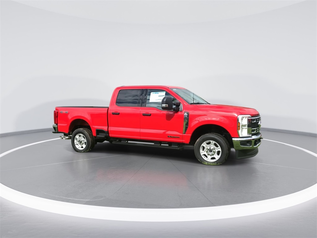 2025 Ford F-250 XLT photo 2