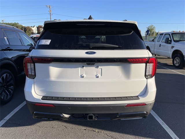 2025 Ford Explorer ST-Line photo 3