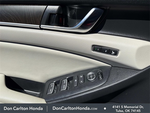 2018 Honda Accord Touring photo 8