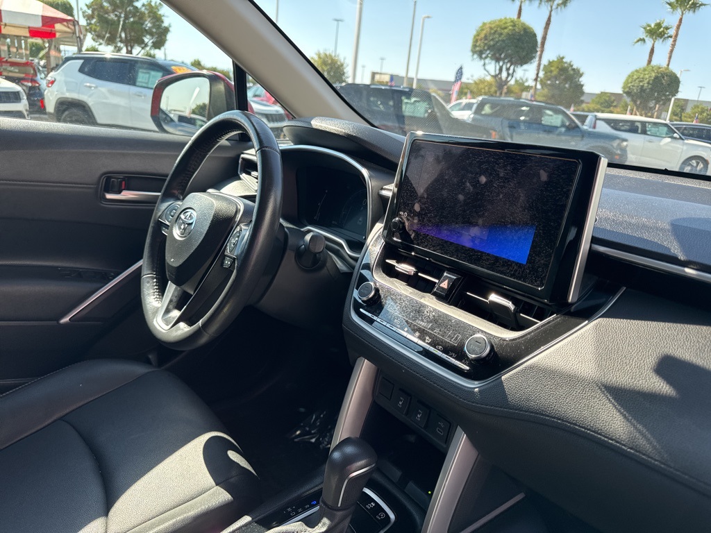 2024 Toyota Corolla Cross XLE photo 22