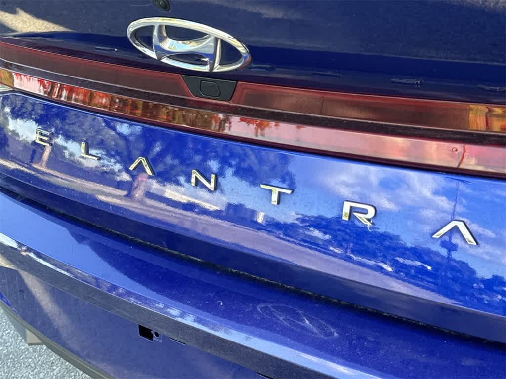 2023 Hyundai Elantra SEL photo 9