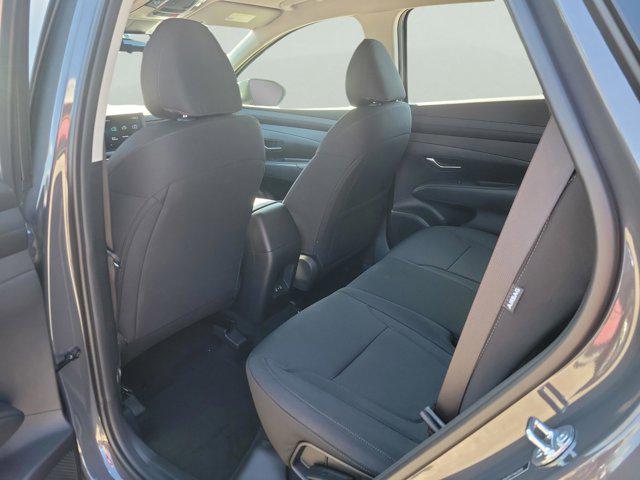 2026 Hyundai Tucson SE photo 6
