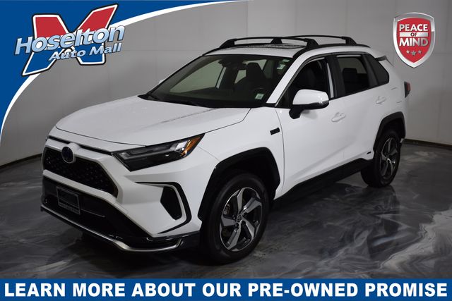 2023 Toyota RAV4 SE's photo
