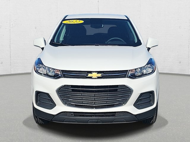 2022 Chevrolet Trax LS photo 2