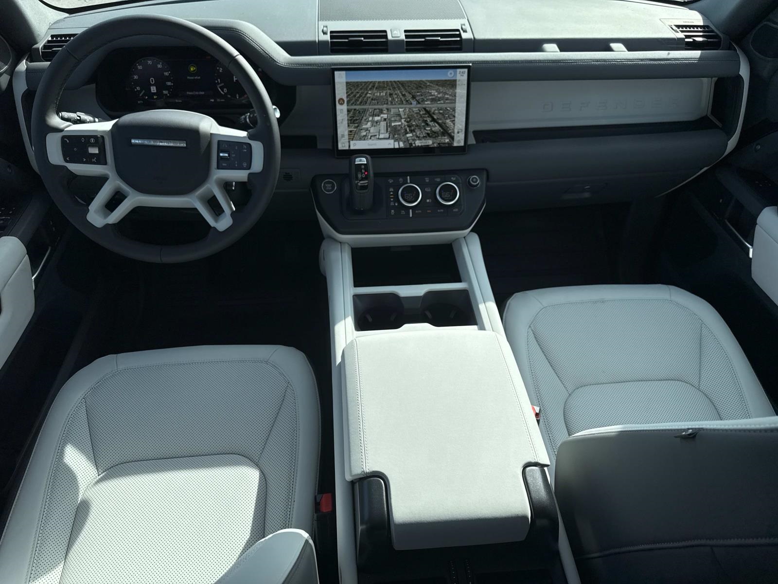 2025 Land Rover Defender 110 S photo 10
