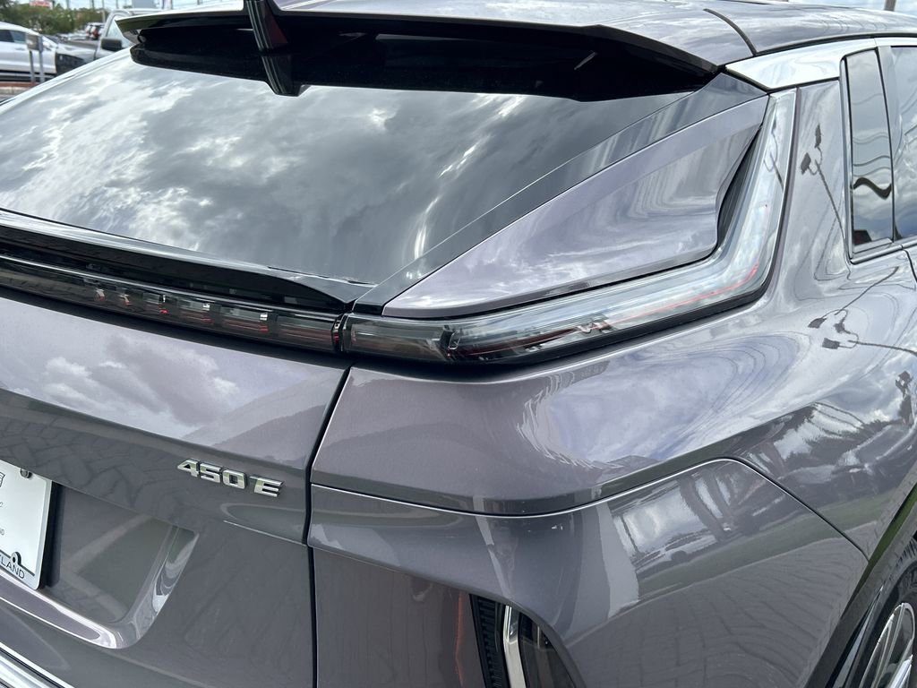 2026 Cadillac Lyriq Luxury photo 7