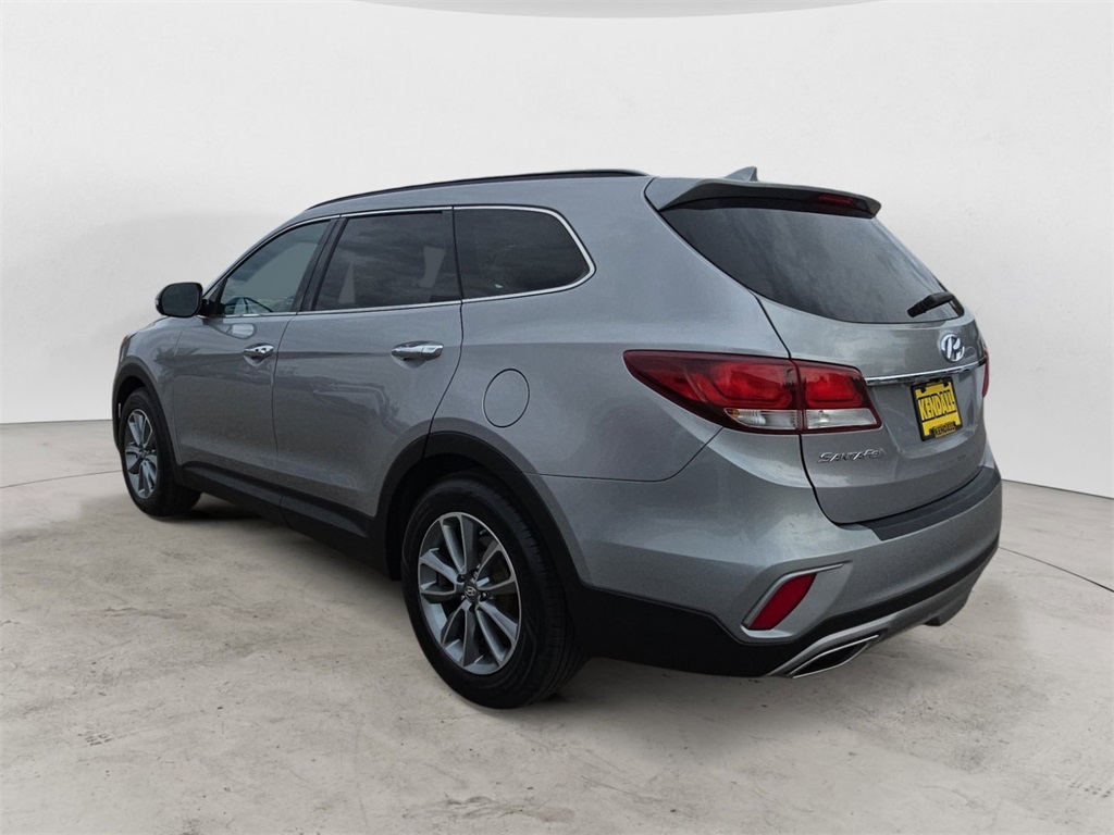 2017 Hyundai Santa Fe SE photo 3